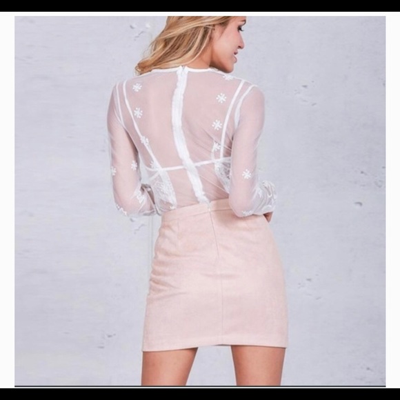 $5 SAlE Haute Rouge Faux Suede Micro Fiber Mini Skirt Sz 2 - Picture 2 of 8